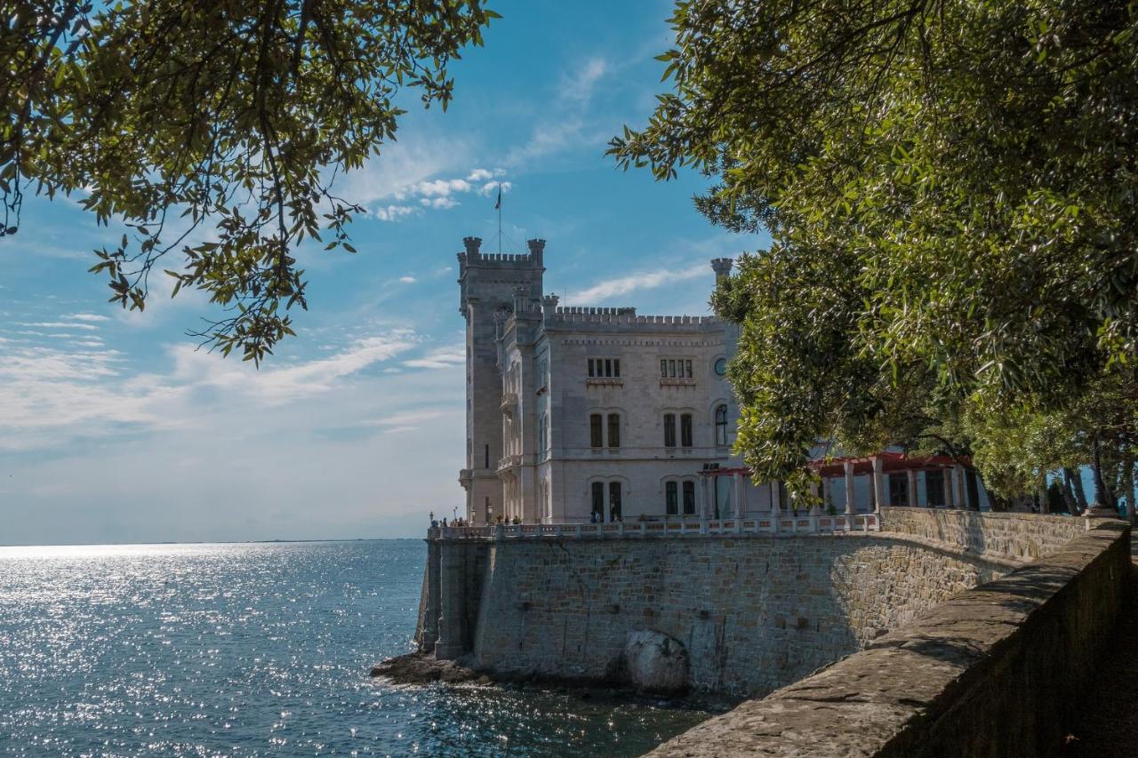 Residenza D'Annunzio Apartment Trieste Luaran gambar